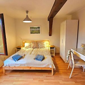 Uitgebreide Kamer met een King Size Bed
